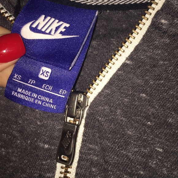 Nike Zip Up Jacket - Picture 3 of 3